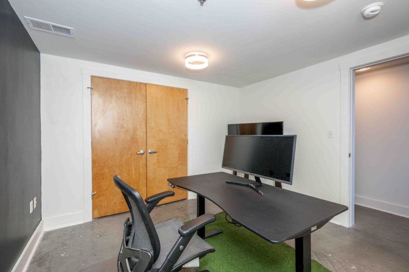 353 W 4th St Unit 305