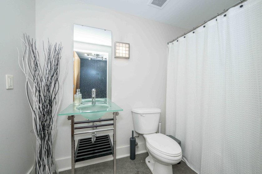 353 W 4th St Unit 305