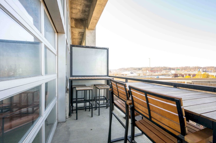 353 W 4th St Unit 305