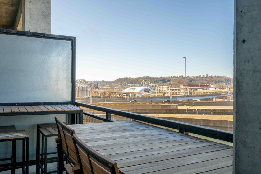 353 W 4th St Unit 305