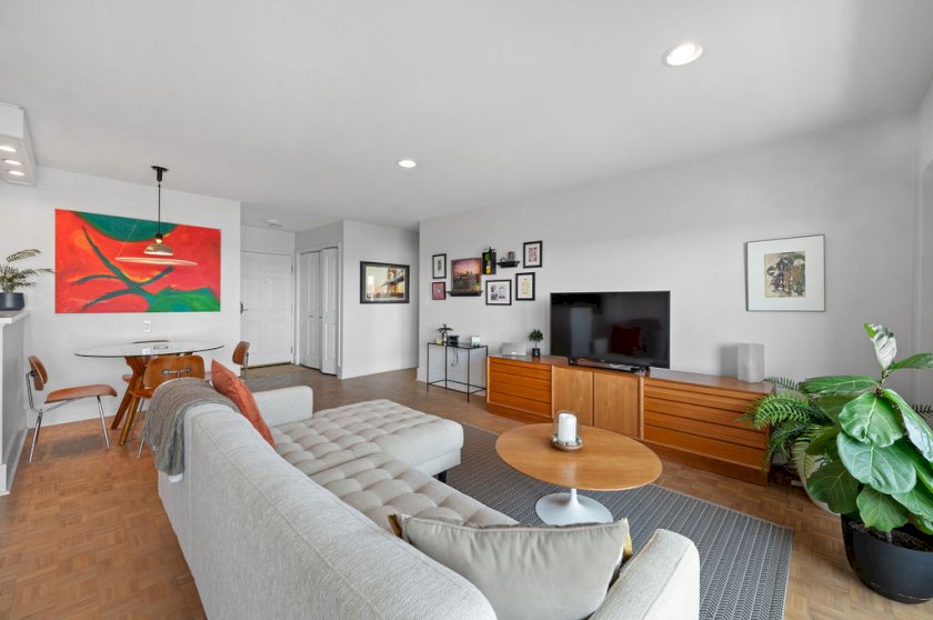 2200 Victory Pkwy Apt 1405