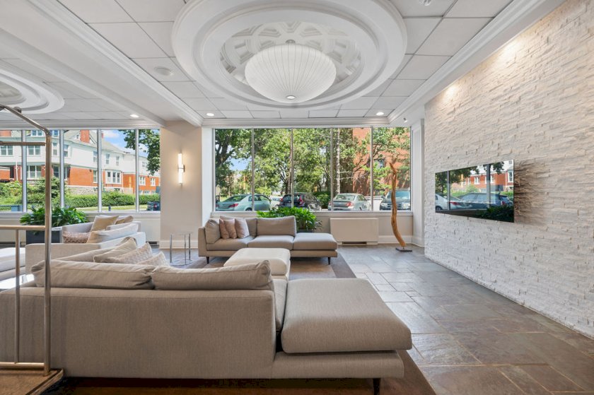 2200 Victory Pkwy Apt 1405