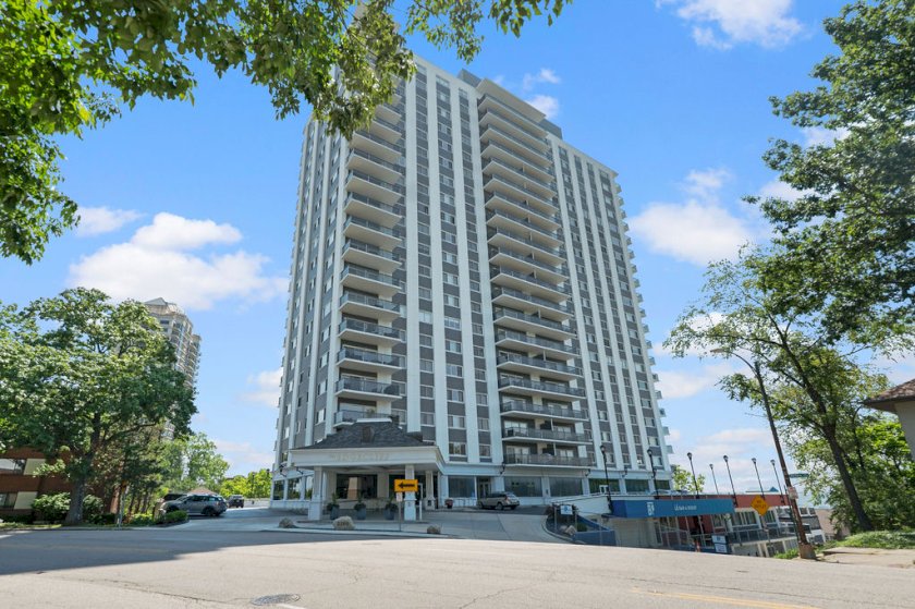2200 Victory Pkwy Apt 1405