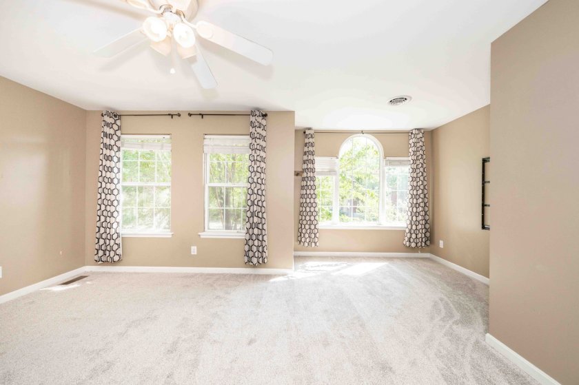 929 Weninger Cir