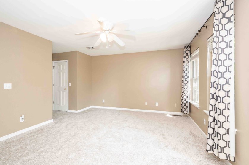 929 Weninger Cir
