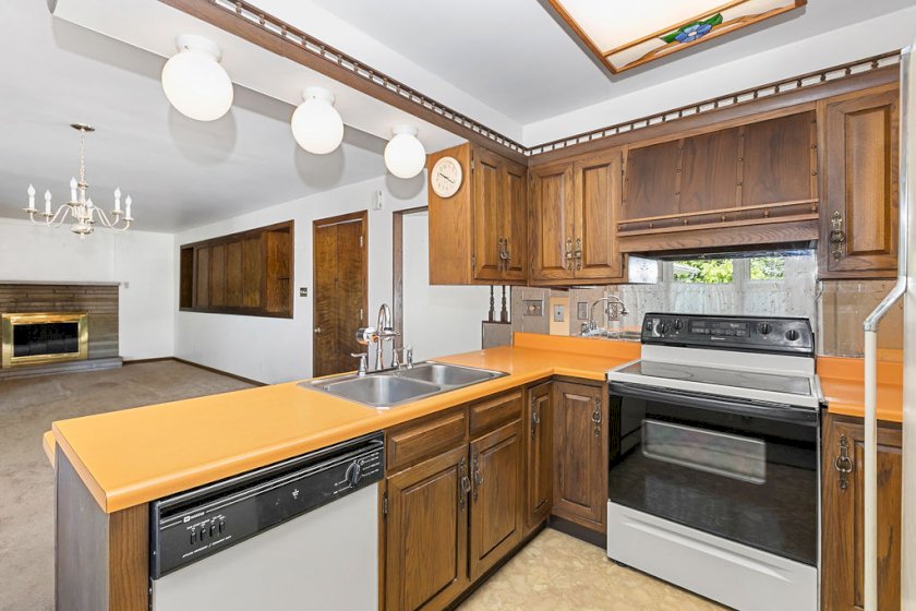 153 Sunset Ct