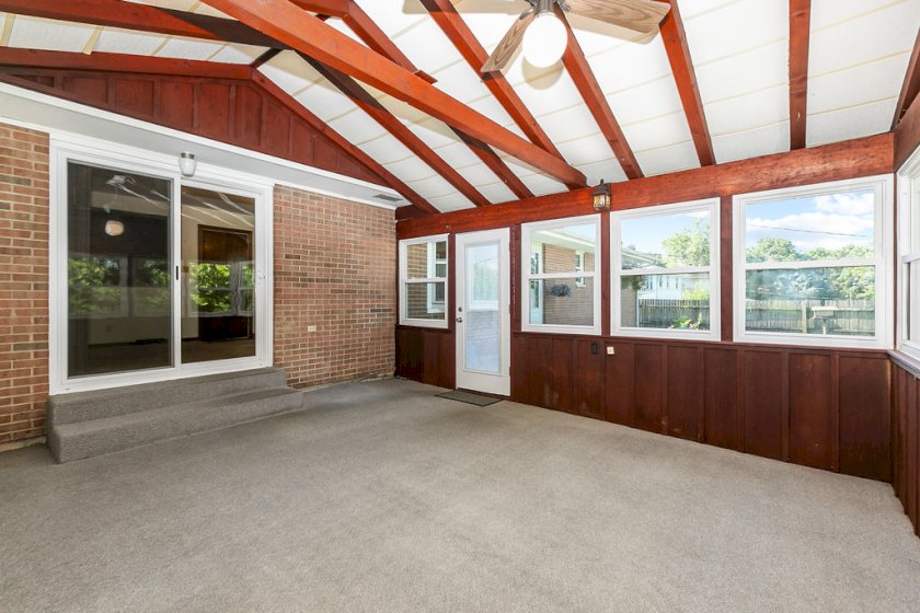 153 Sunset Ct