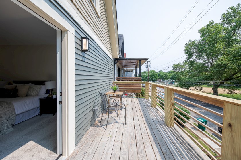 2809 Ashland Ave