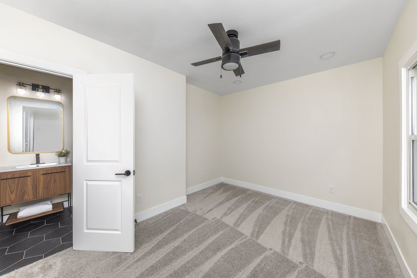 2809 Ashland Ave