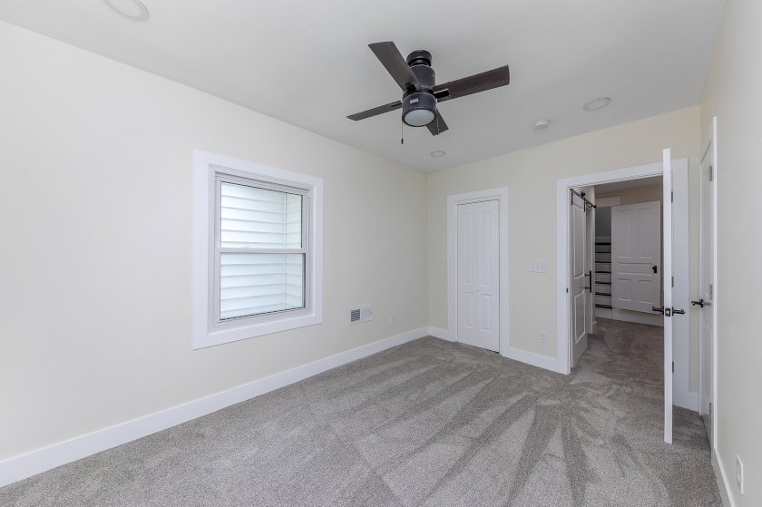2809 Ashland Ave