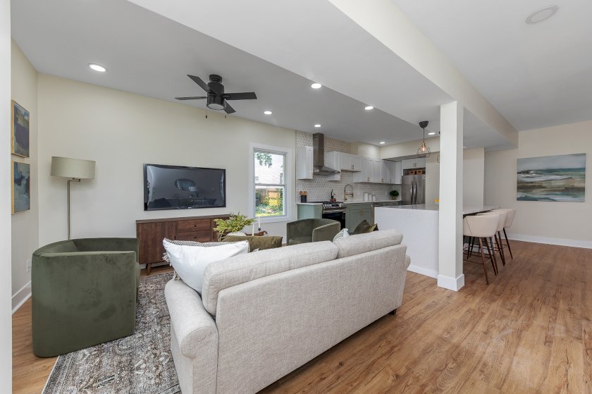 2809 Ashland Ave