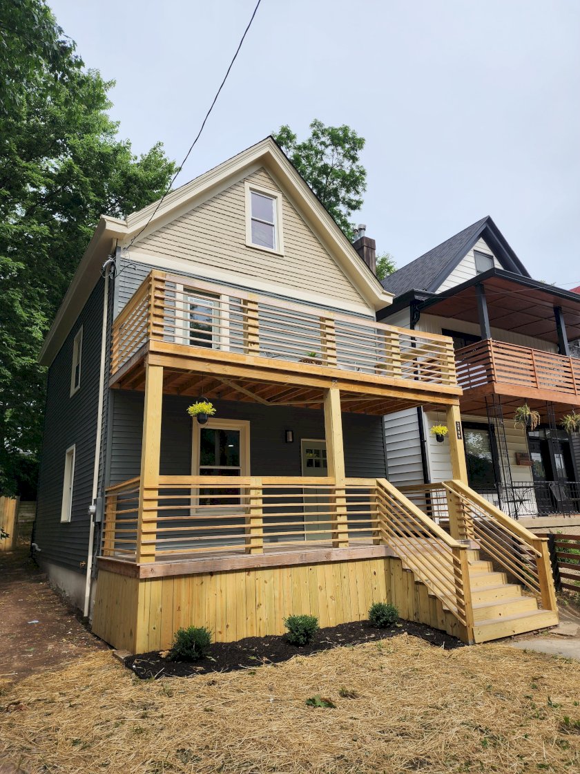 2809 Ashland Ave