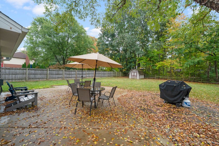 5577 Dove Ln