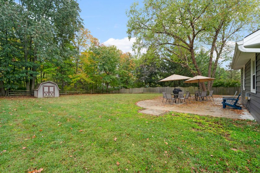 5577 Dove Ln