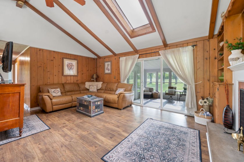3478 Carol Ann Ln