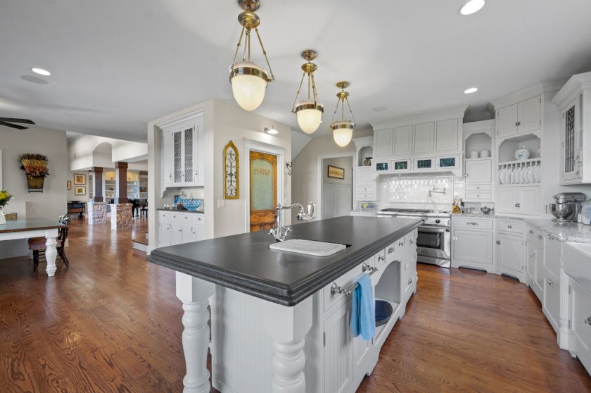 3023 Columbia Rd