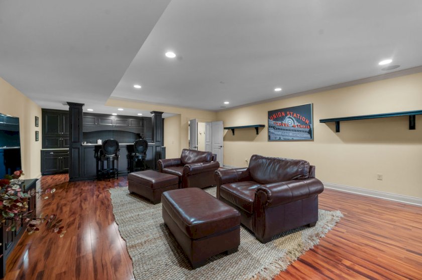 3023 Columbia Rd