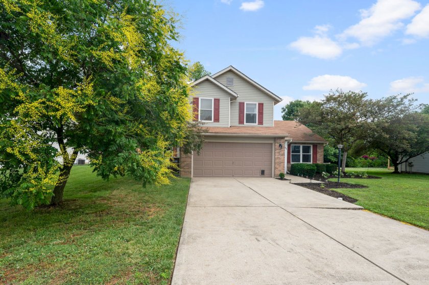 690 Bluebird Ln