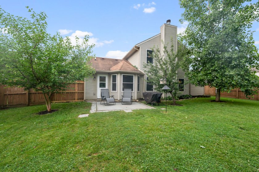 690 Bluebird Ln