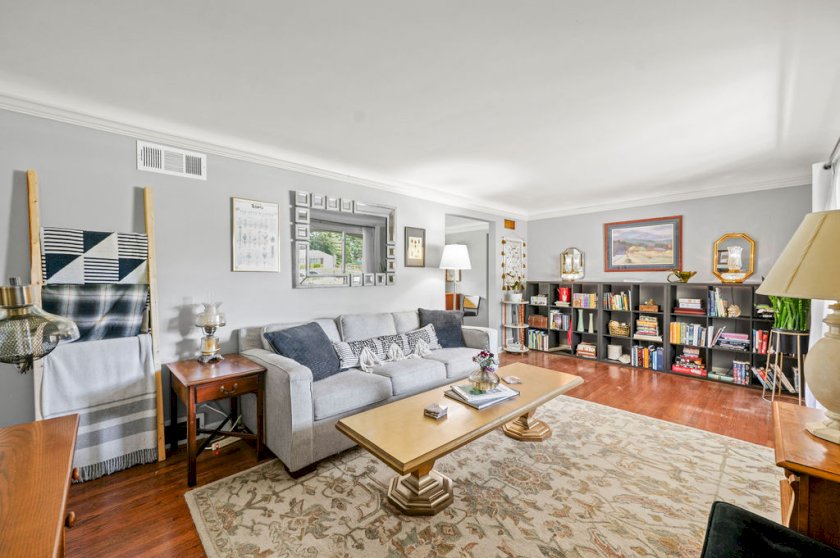 1143 Willowwood Dr