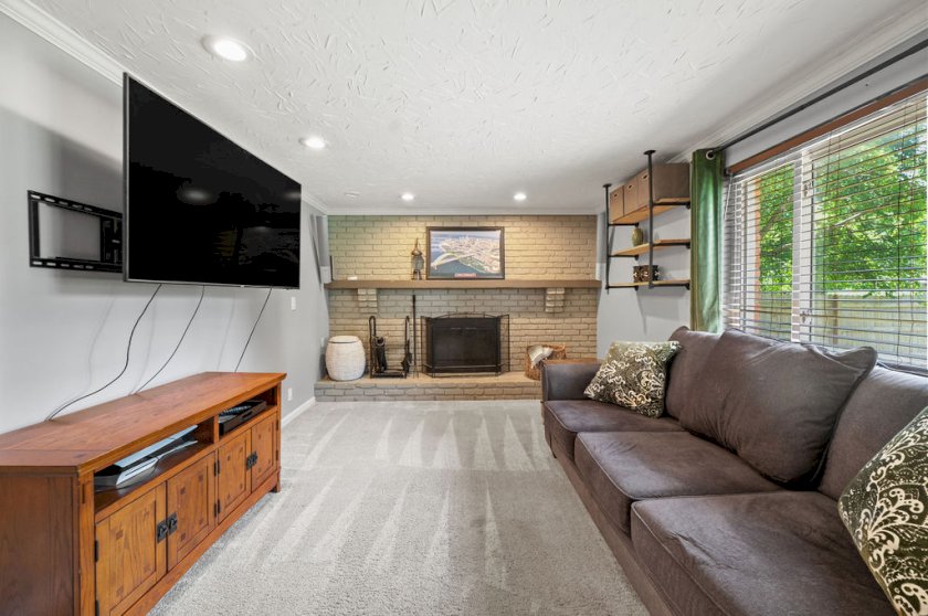 1143 Willowwood Dr