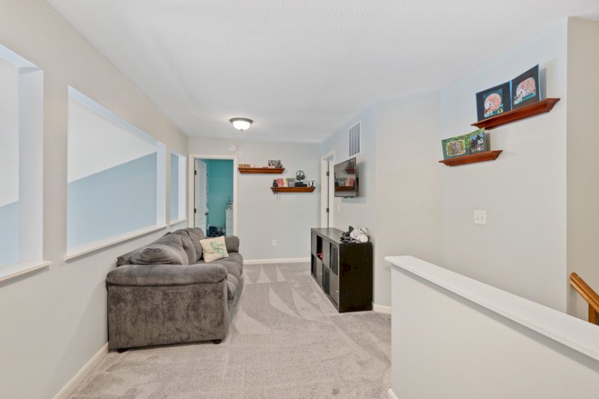 1423 Woodbury Glen Dr