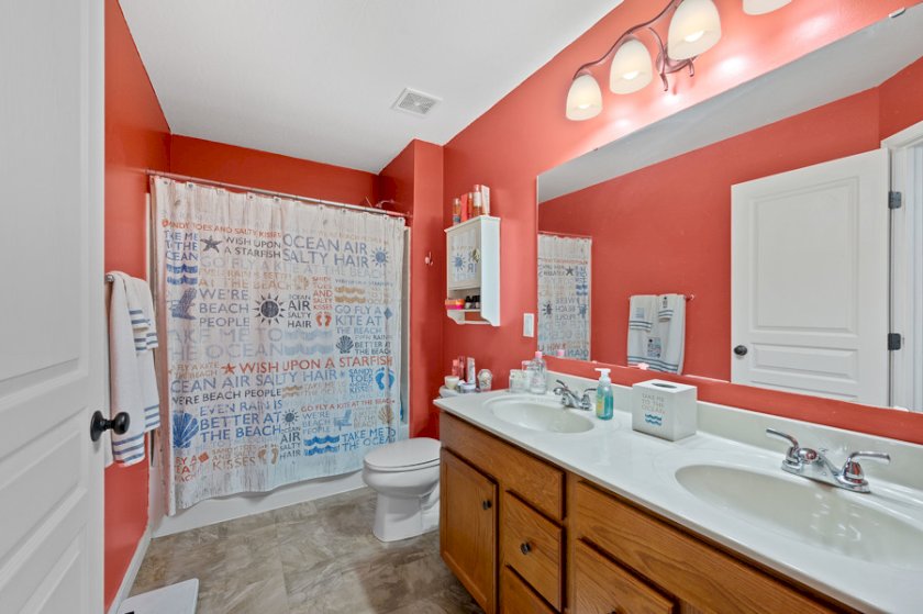 1423 Woodbury Glen Dr