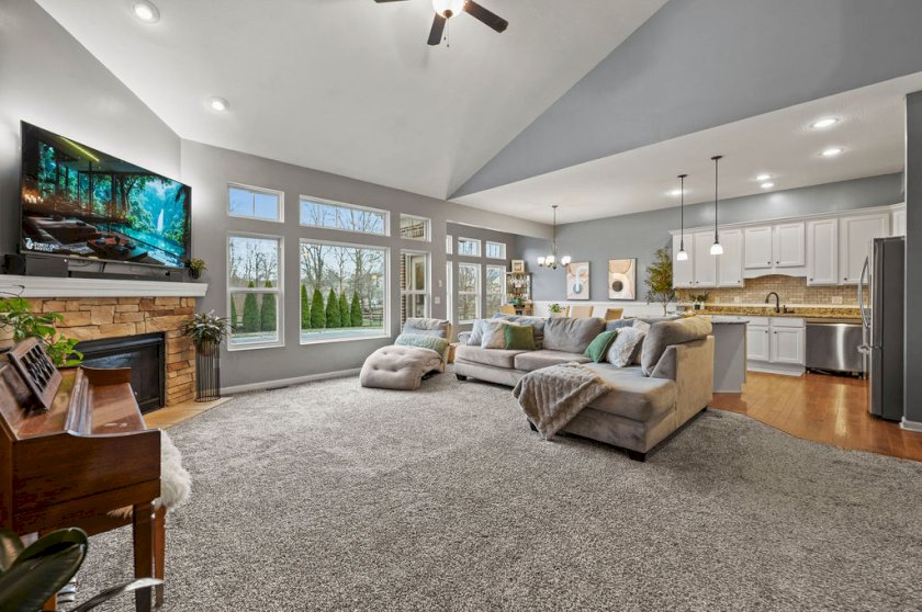 1423 Woodbury Glen Dr