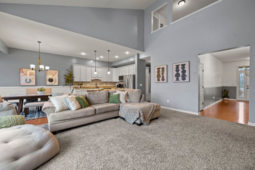 1423 Woodbury Glen Dr