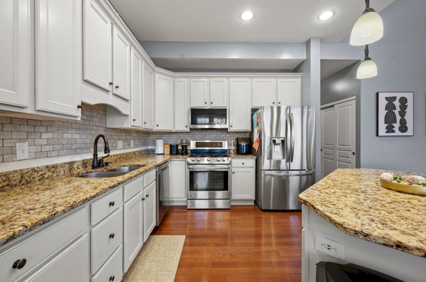 1423 Woodbury Glen Dr