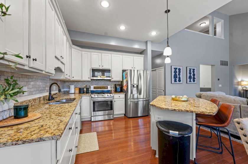 1423 Woodbury Glen Dr