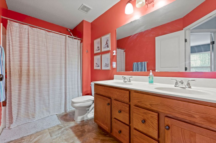 1423 Woodbury Glen Dr