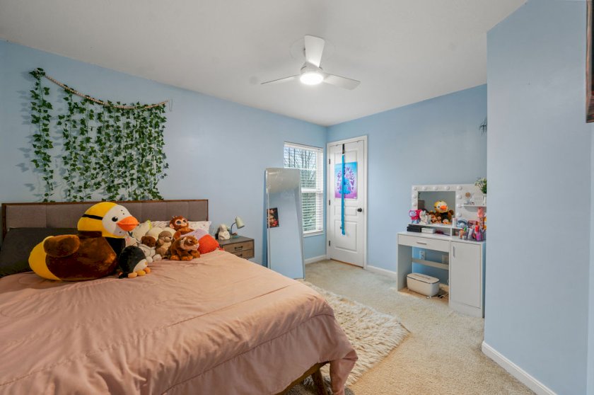 1423 Woodbury Glen Dr