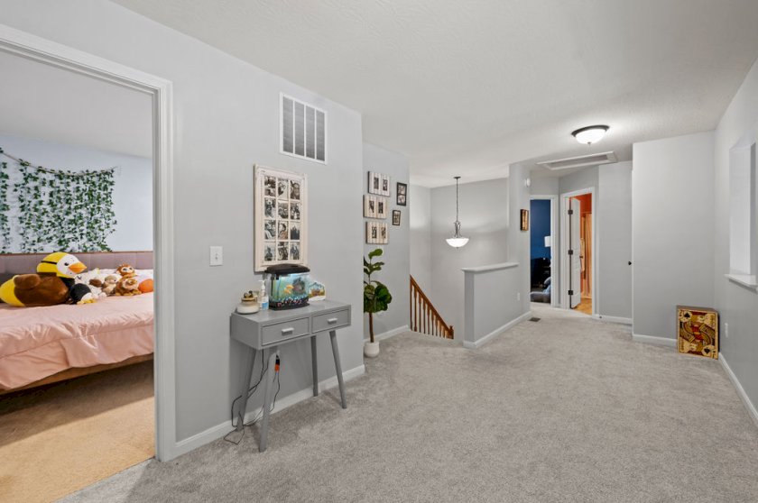 1423 Woodbury Glen Dr