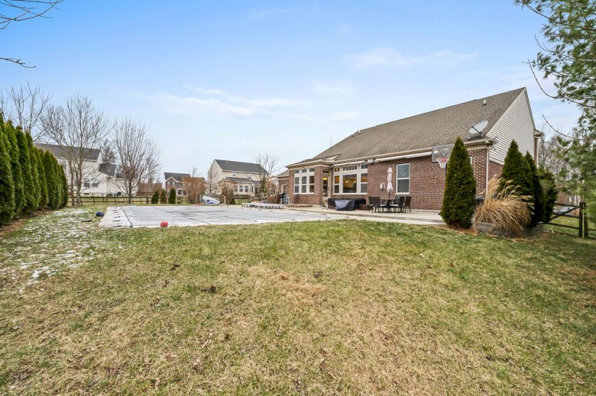 1423 Woodbury Glen Dr