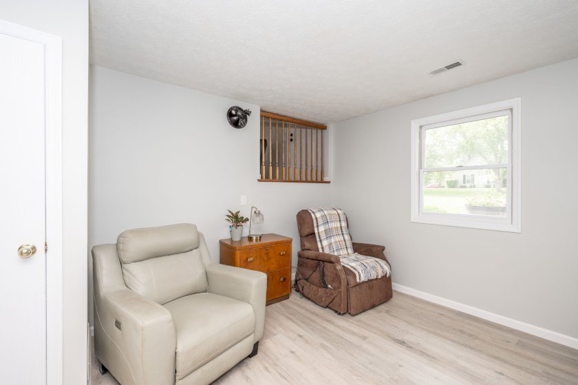 5085 Parkside Dr