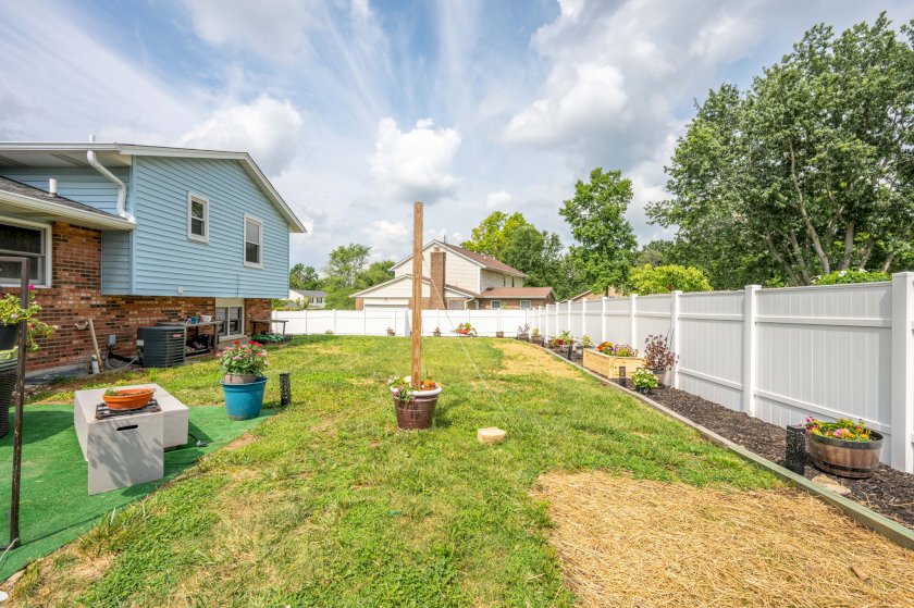 5085 Parkside Dr