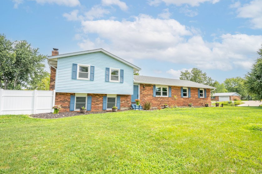 5085 Parkside Dr