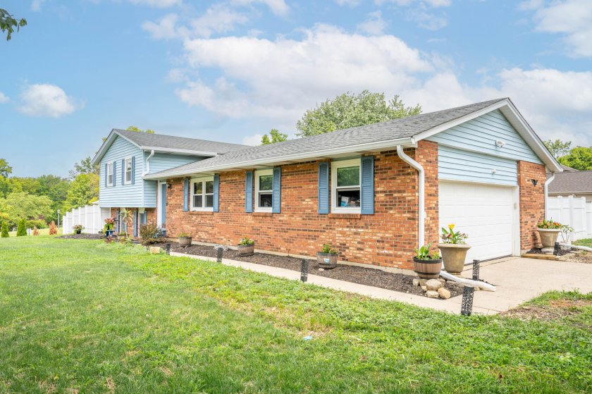 5085 Parkside Dr