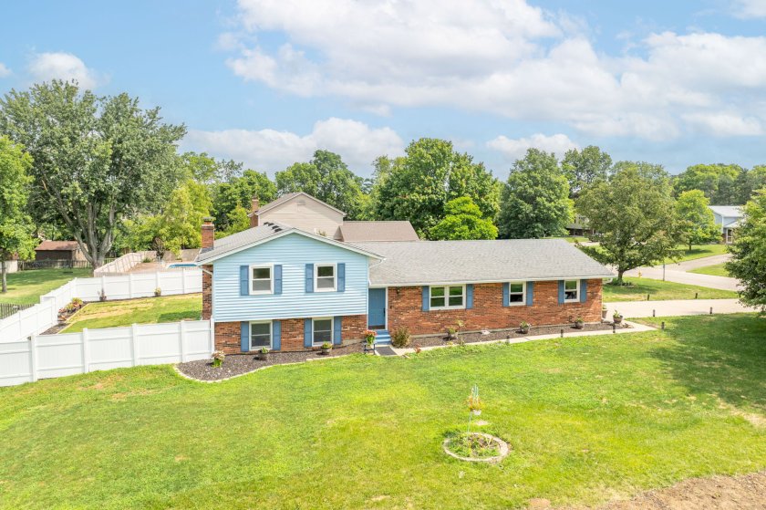 5085 Parkside Dr