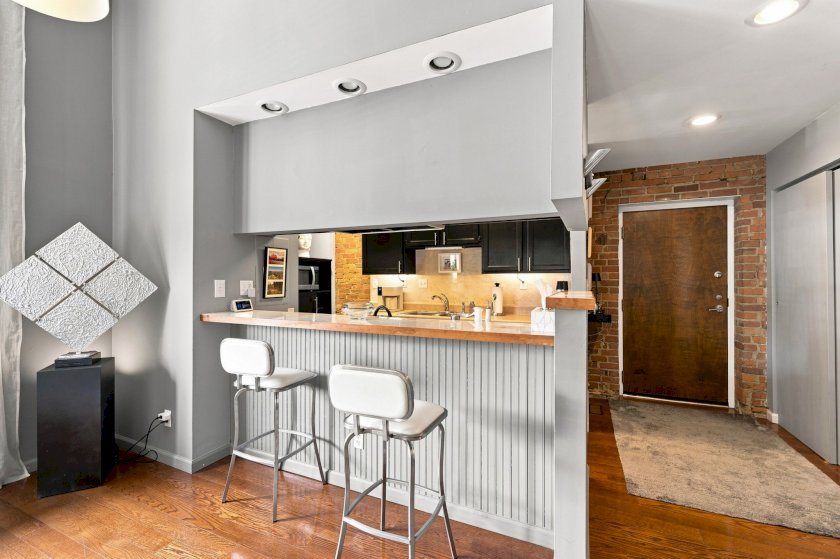 412 Liberty Hl Apt 1D