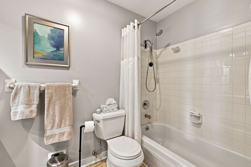 412 Liberty Hl Apt 1D