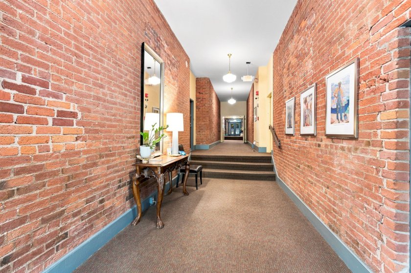 412 Liberty Hl Apt 1D