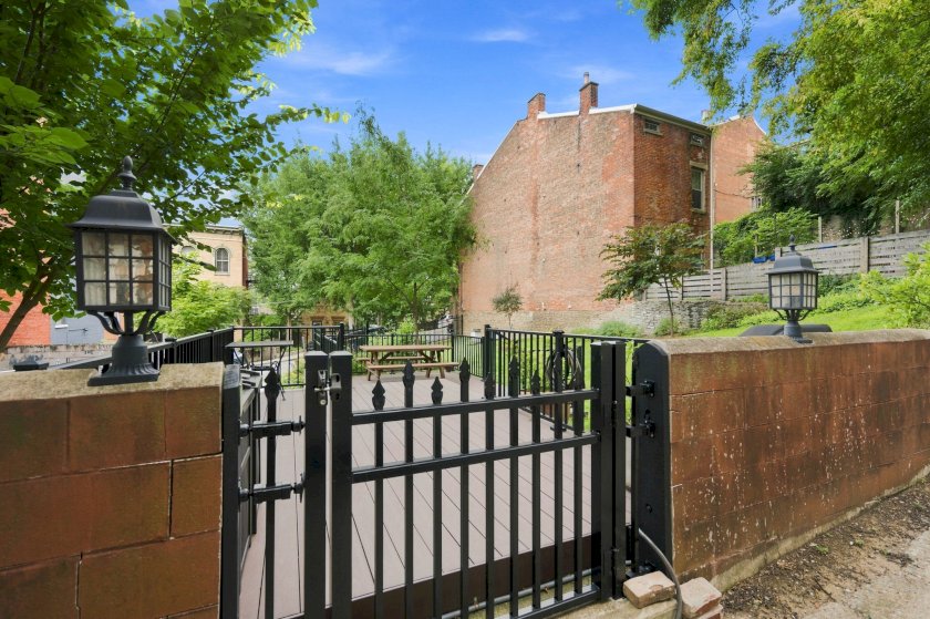 412 Liberty Hl Apt 1D