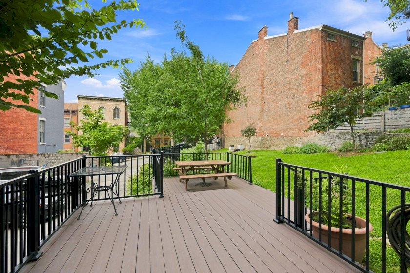 412 Liberty Hl Apt 1D