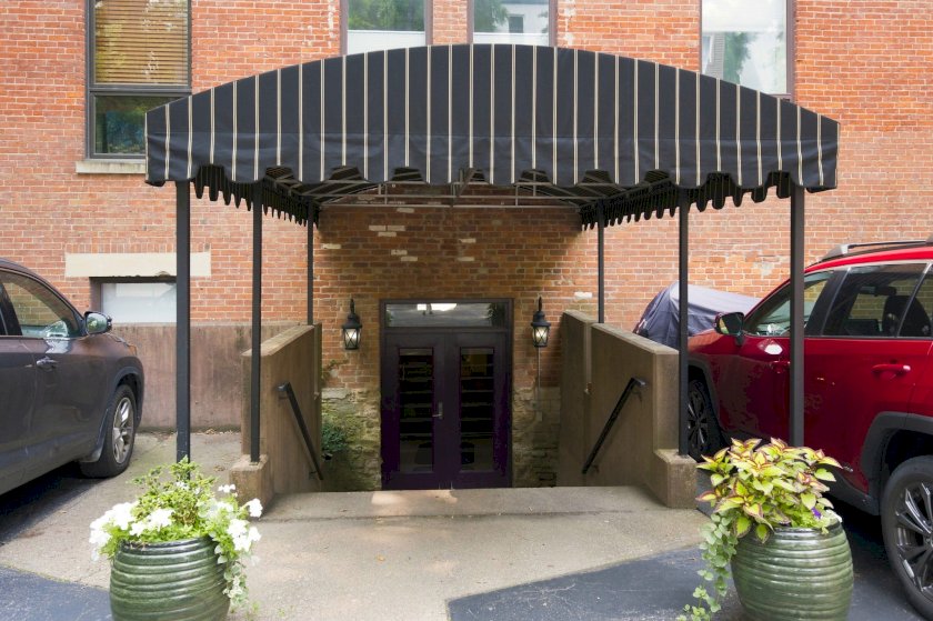 412 Liberty Hl Apt 1D