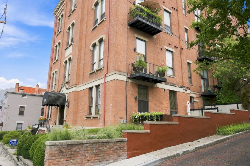 412 Liberty Hl Apt 1D