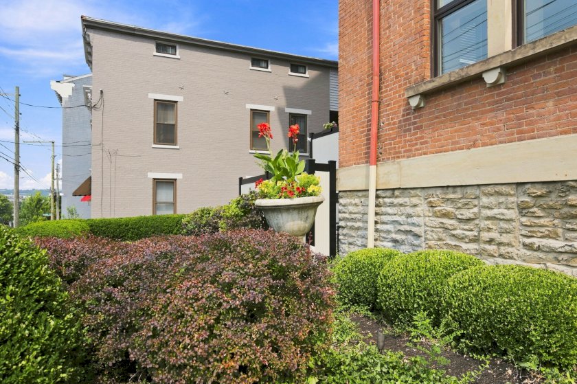 412 Liberty Hl Apt 1D
