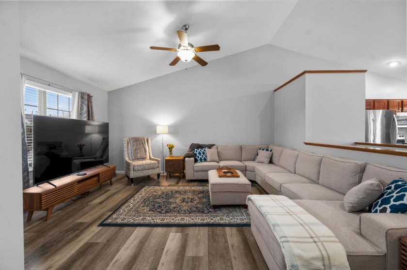 1083 Breckenridge Ln