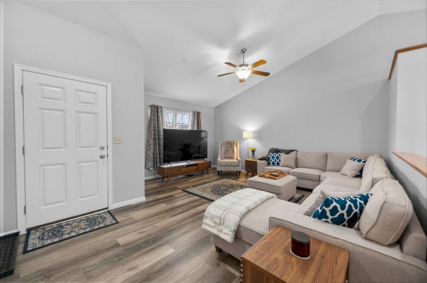 1083 Breckenridge Ln